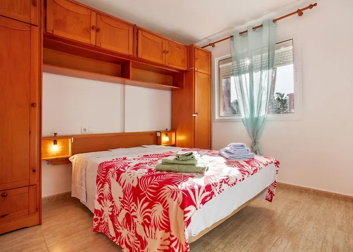 Tinajones * Ла-Олива