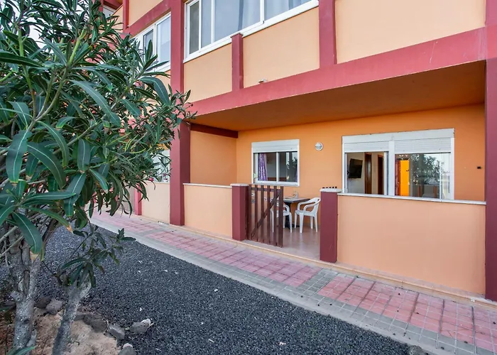 Tinajones Ла-Олива