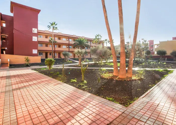 Tinajones Ла-Олива